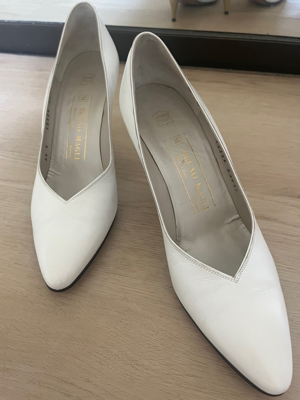 Vintage Bruno Magli White Pointed-Toe Leather Heels 8
